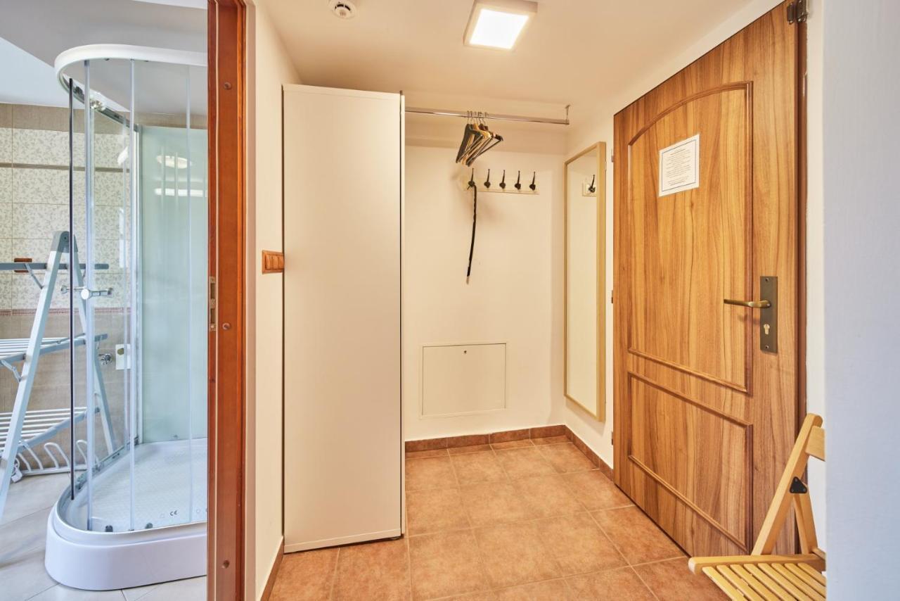 Apartment Eskadra Horni Mala Upa Luaran gambar