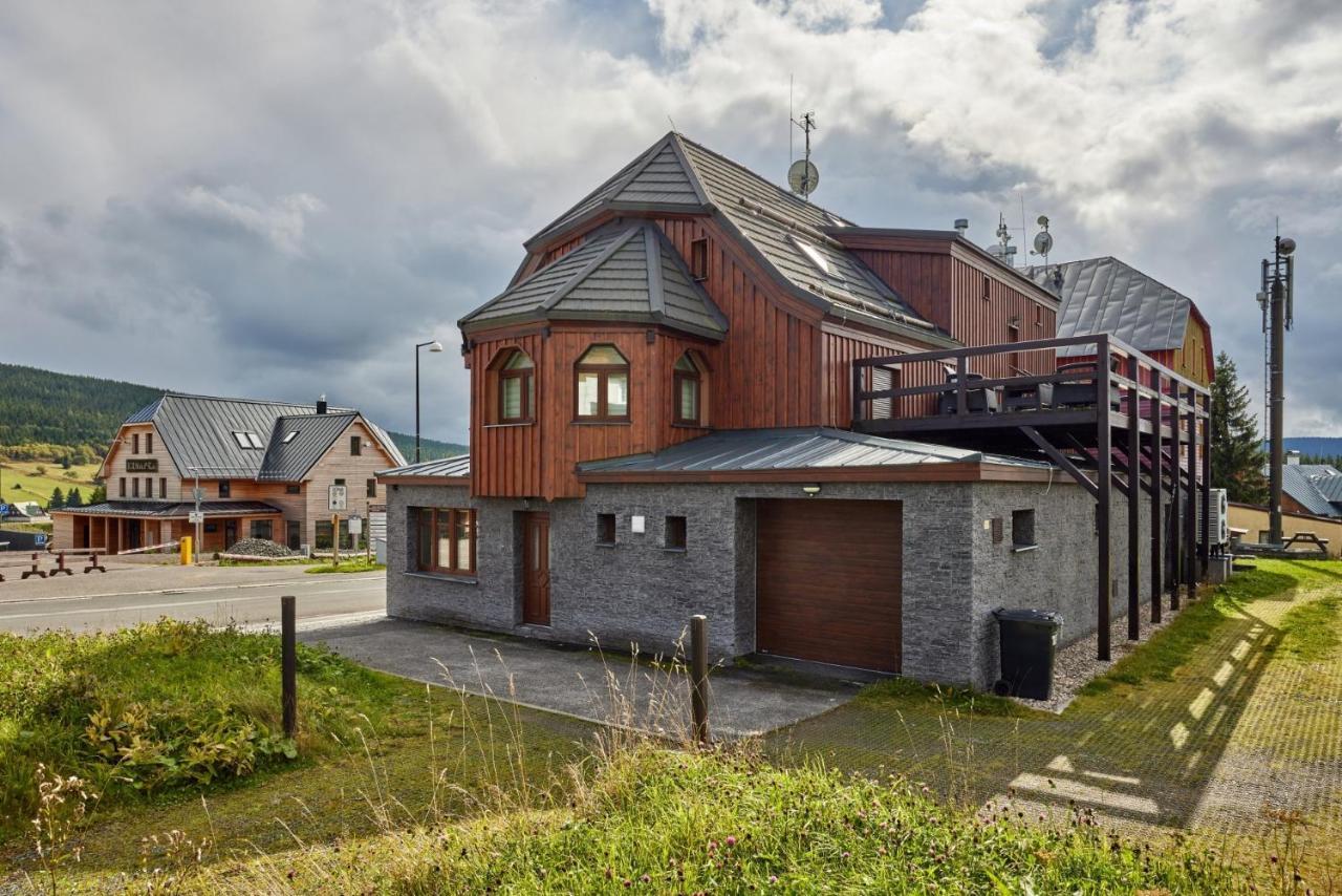 Apartment Eskadra Horni Mala Upa Luaran gambar